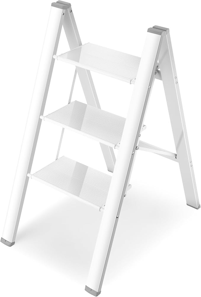 HBTower 3 Step Ladder, Aluminum Ladder, Folding Step Stool for Adults, 330LBS Capacity Sturdy& Portable Ladder for Home Kitchen Library Office, White