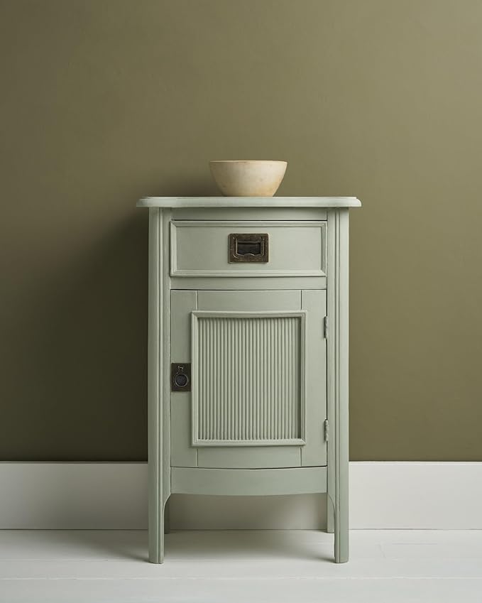 Annie Sloan Chalk Paint® (Coolabah Green, 1 Litre/33.8 Fl Oz) a unique decorative paint for furniture, cabinets and home décor with no sanding or priming