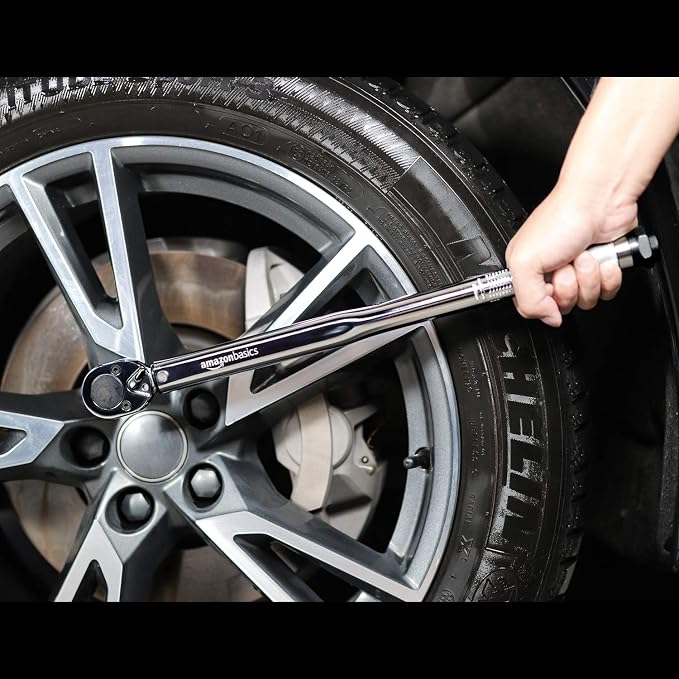 Amazon Basics 1/2-inch Drive Click Torque Wrench, 20-150 foot-lb, 27.1-203.5 Nm, Sturdy Construction with Storage Case