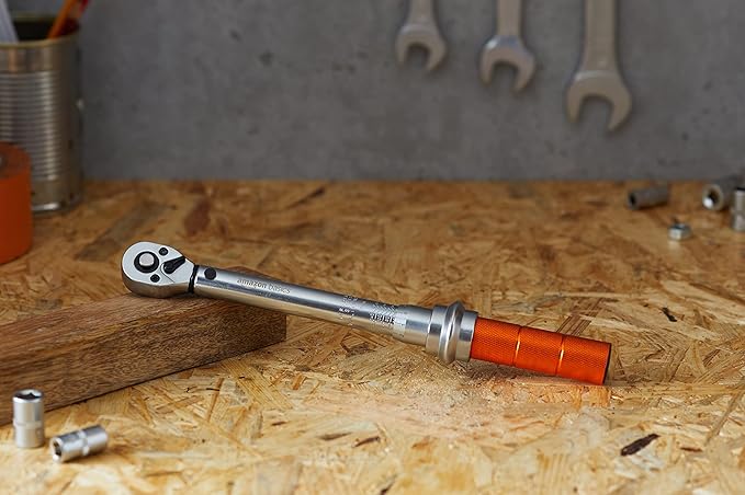 Amazon Basics 1/4-Inch Drive Click Torque Wrench - 20-150 Inch-lb, 2.5-15 Nm