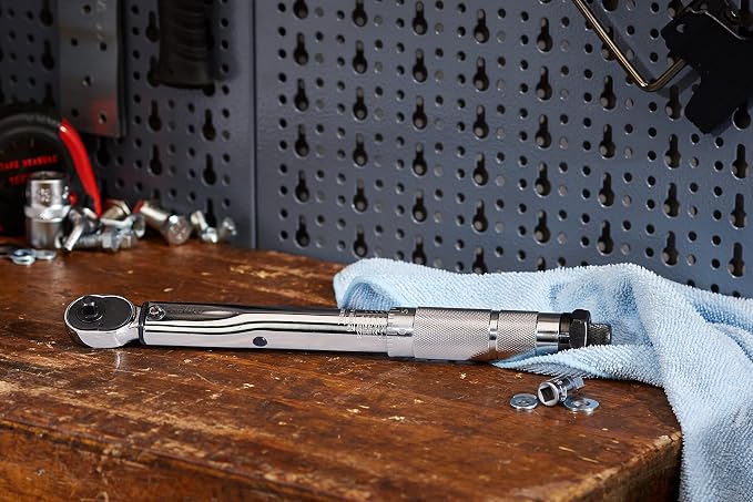 Amazon Basics 1/4-Inch Drive Click Torque Wrench, 35-200 in.-lb/3.95-22.5 Nm, Adjustable Ratchet with High Contrast Dual Range Scales, Steel Construction