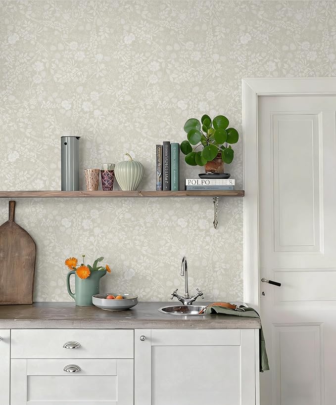 Guvana Beige and Cream White Peel and Stick Wallpaper Floral Wallpaper Slef Adhesive Removable Waterproof Contact Paper Boho Wall Paper for Dining Room Bedroom Living Room Bathroom Kitchen 17.3"×394"