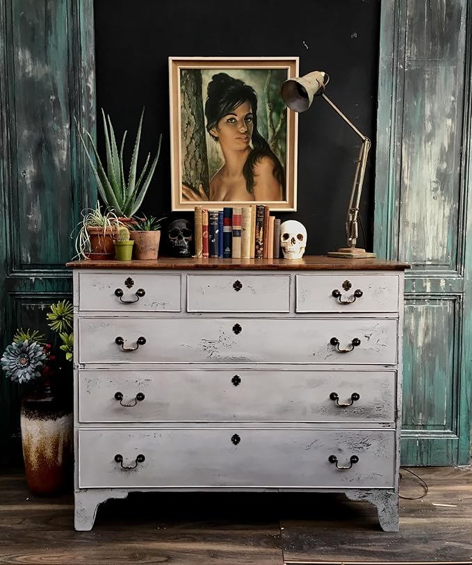 Annie Sloan Chalk Paint® (Chicago Grey, 500 ml/16.9 Fl Oz) a unique decorative paint for furniture, cabinets and home décor with no sanding or priming