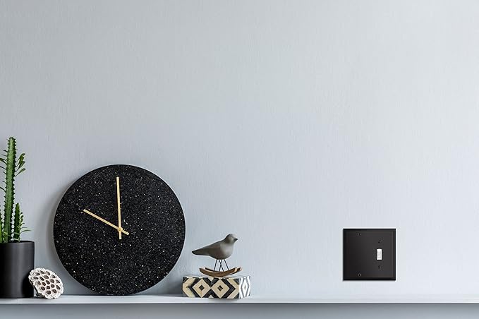 Henne Bery Modern Edge Decorative Wall Plate Switch Plate Outlet Cover, Durable Solid Zinc Alloy (Blank/Toggle, Matte Black)