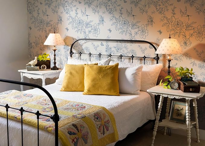 Froluya Cream White and Blue Floral Wallpaper Peel and Stick Wallpaper 17.7"x196.8" Vintage Floral Peel and Stick Wall Paper Removable Boho Self Adhesive Contact Paper for Bedroom Bathroom Vinyl